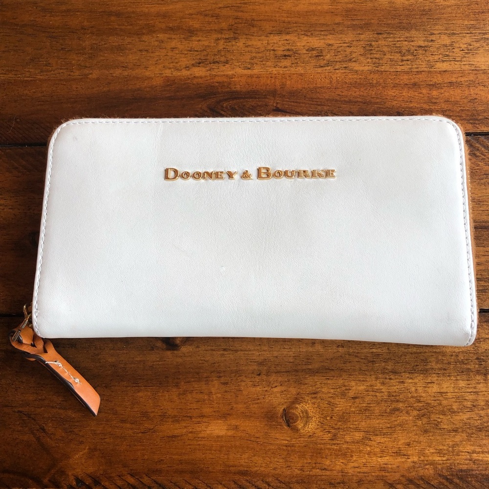 Dooney and bourke wallet
